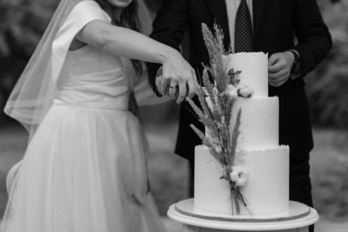 wedding cake at the wedding