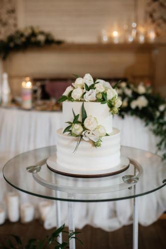 wedding cake at the wedding